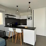 Avec Balcon, 1 Chambre, Piscine, Jacuzzi, Parking Prive, Acces Direct Et Commerces - Fr-1-194-221 * 滨海拉特朗什