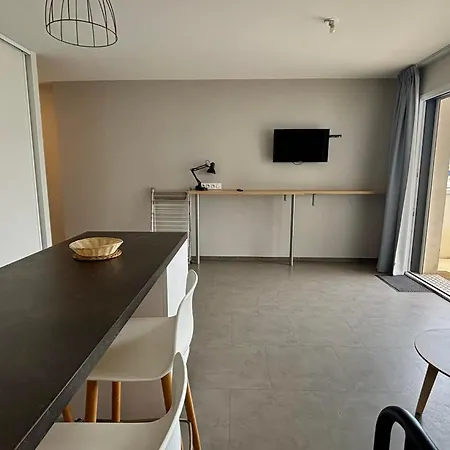 Avec Balcon, 1 Chambre, Piscine, Jacuzzi, Parking Prive, Acces Direct Et Commerces - Fr-1-194-221 Ла-Транш-сюр-Мер