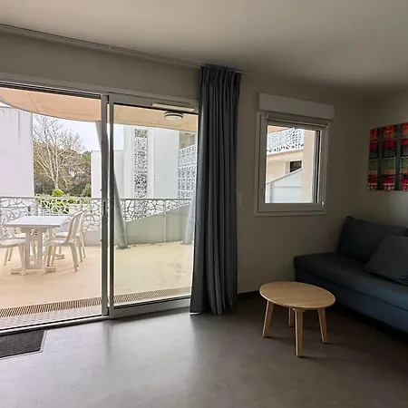 Avec Balcon, 1 Chambre, Piscine, Jacuzzi, Parking Prive, Acces Direct Et Commerces - Fr-1-194-221 *