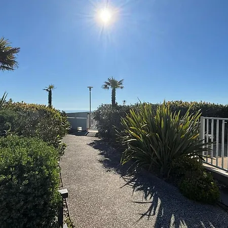 Avec Balcon, 1 Chambre, Piscine, Jacuzzi, Parking Prive, Acces Direct Et Commerces - Fr-1-194-221