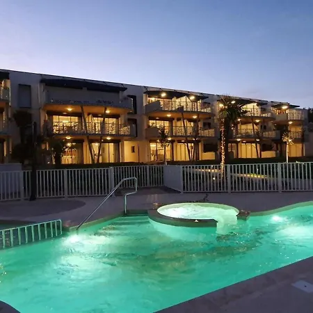 Appartement Avec Balcon, 1 Chambre, Piscine, Jacuzzi, Parking Prive, Acces Direct Et Commerces - Fr-1-194-221 *