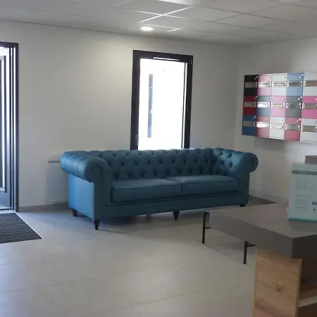 Avec Balcon, 1 Chambre, Piscine, Jacuzzi, Parking Prive, Acces Direct Et Commerces - Fr-1-194-221