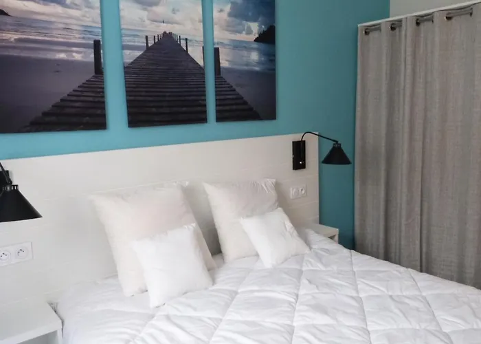 Avec Balcon, 1 Chambre, Piscine, Jacuzzi, Parking Privé, Accès Direct Et Commerces - Fr-1-194-221 *