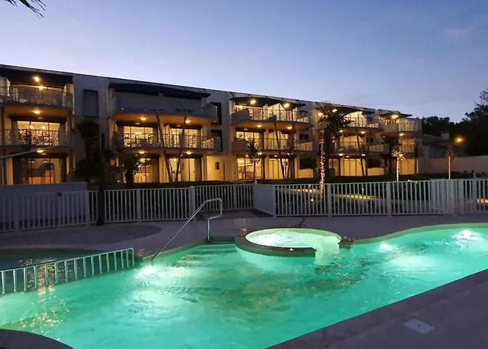 Appartamento Avec Balcon, 1 Chambre, Piscine, Jacuzzi, Parking Privé, Accès Direct Et Commerces - Fr-1-194-221 *