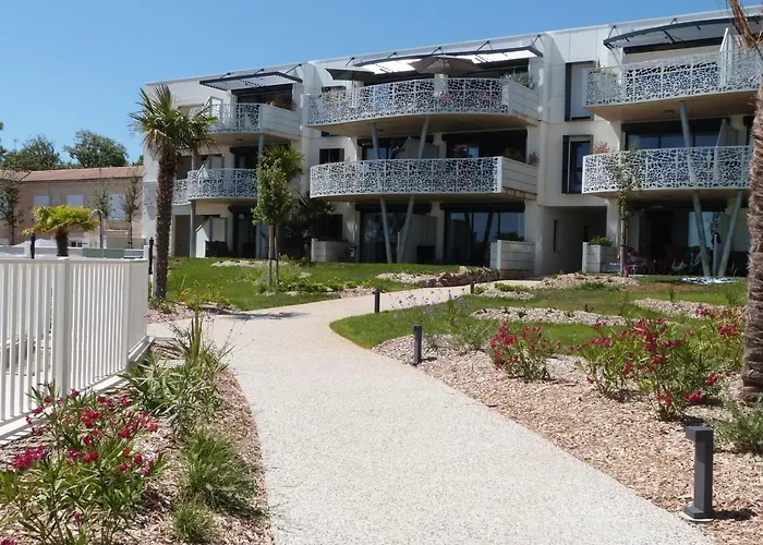 Avec Balcon, 1 Chambre, Piscine, Jacuzzi, Parking Privé, Accès Direct Et Commerces - Fr-1-194-221 * La Tranche-sur-Mer