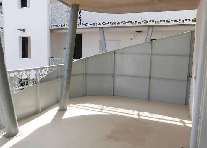 Avec Balcon, 1 Chambre, Piscine, Jacuzzi, Parking Privé, Accès Direct Et Commerces - Fr-1-194-221 * La Tranche-sur-Mer