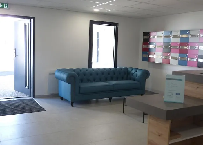 Avec Balcon, 1 Chambre, Piscine, Jacuzzi, Parking Privé, Accès Direct Et Commerces - Fr-1-194-221