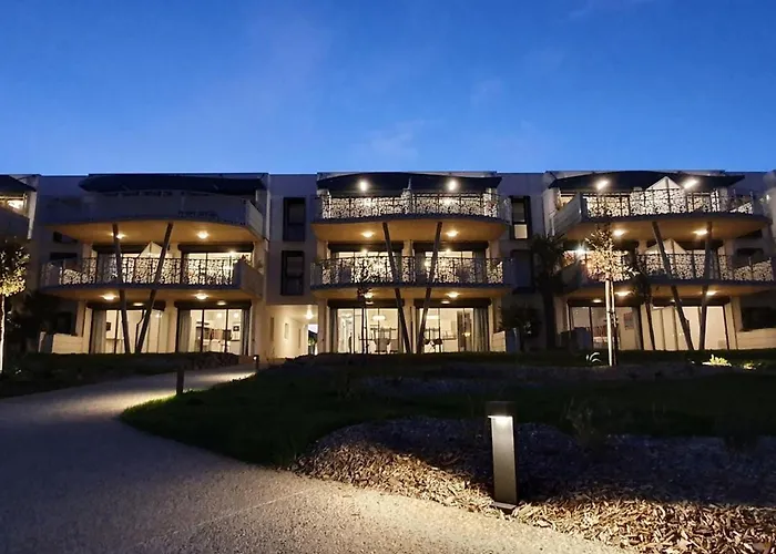 Avec Balcon, 1 Chambre, Piscine, Jacuzzi, Parking Privé, Accès Direct Et Commerces - Fr-1-194-221 La Tranche-sur-Mer